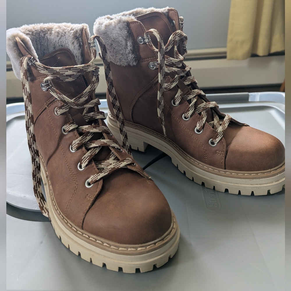 Cozy Lace Up Brown Boots with Faux Fur Trim